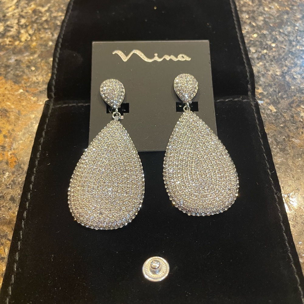 NEVER WORN! Beautiful teardrop SPARKLY clip earrings 💎